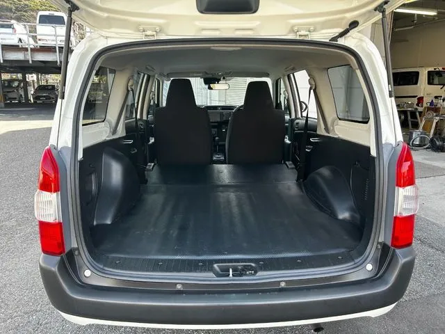 プロボックスバン 2WD(トヨタ)の車両写真