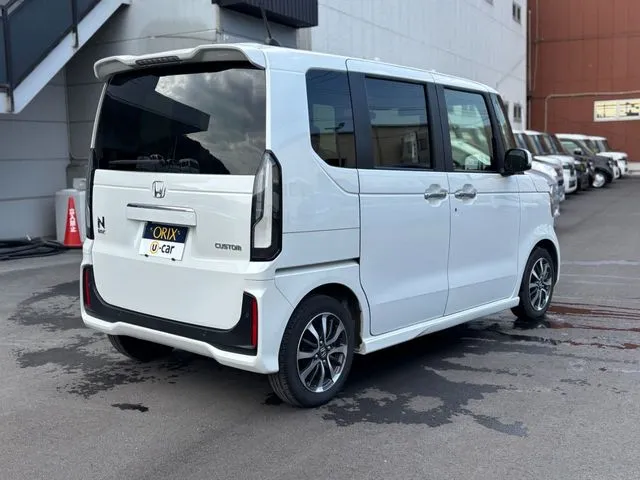 N BOX カスタム(ホンダ)の車両写真