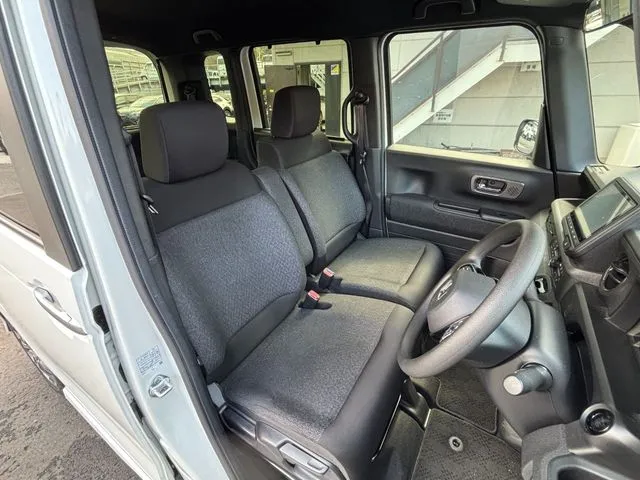 N BOX カスタム(ホンダ)の車両写真