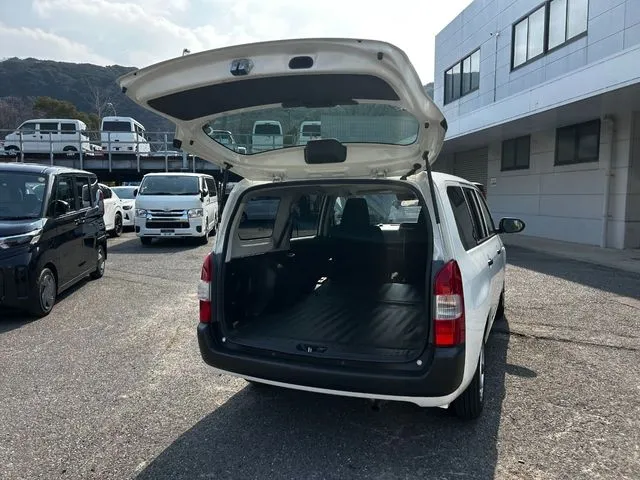 プロボックスバン 2WD(トヨタ)の車両写真