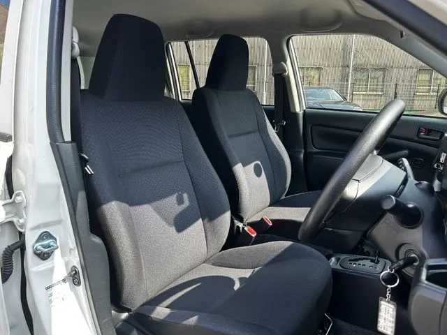 プロボックスバン 2WD(トヨタ)の車両写真