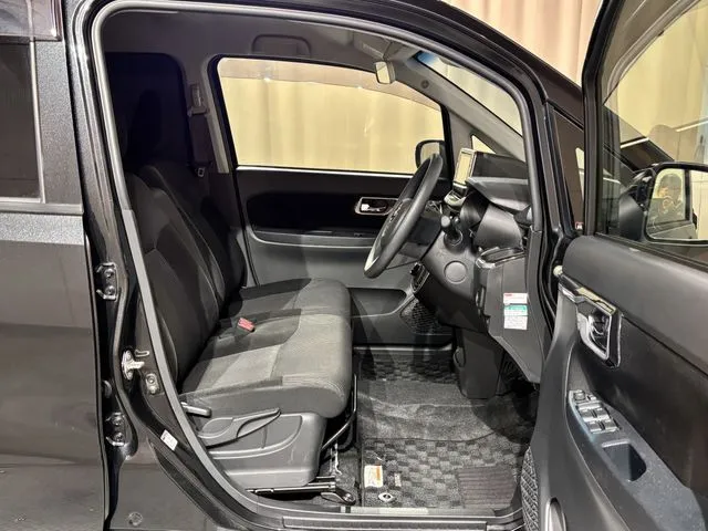 ムーヴ　カスタム（ダイハツ）の車両写真