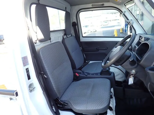 キャリイトラック　４ＷＤ（スズキ）の車両写真