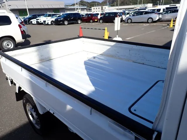 キャリイトラック　４ＷＤ（スズキ）の車両写真