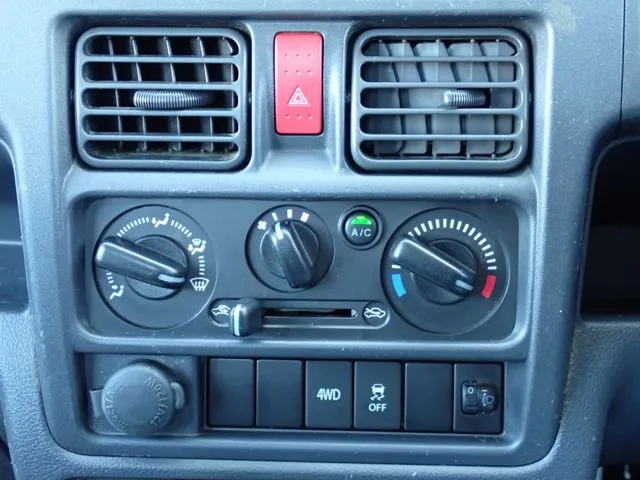 キャリイトラック　４ＷＤ（スズキ）の車両写真