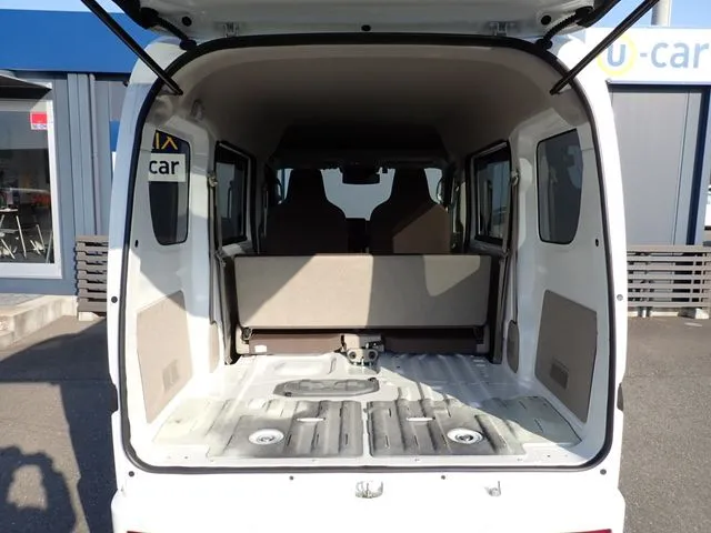 エブリイバン（スズキ）の車両写真