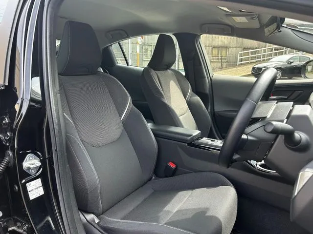 プリウス(トヨタ)の車両写真