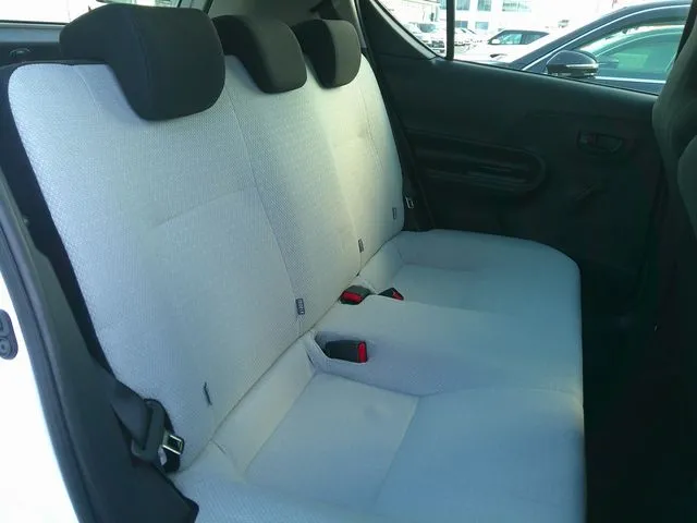 アクア(トヨタ)の車両写真