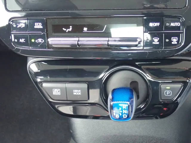 プリウス(トヨタ)の車両写真