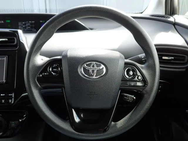 プリウス(トヨタ)の車両写真