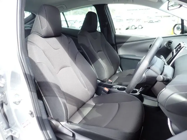 プリウス(トヨタ)の車両写真