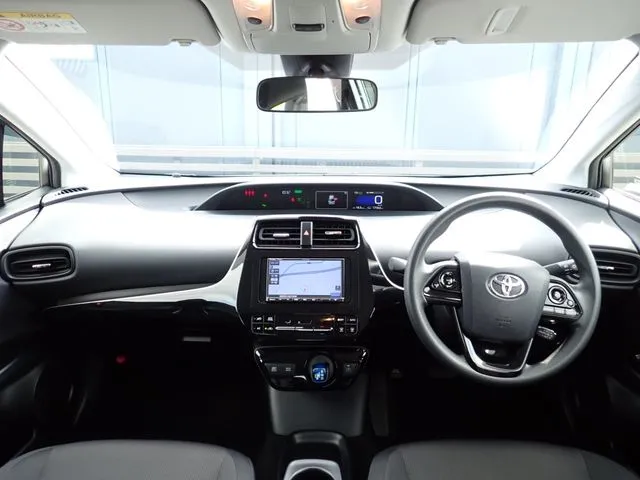 プリウス(トヨタ)の車両写真