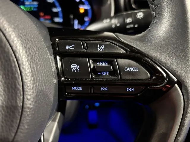 ヤリスクロス　ハイブリッド（トヨタ）の車両写真