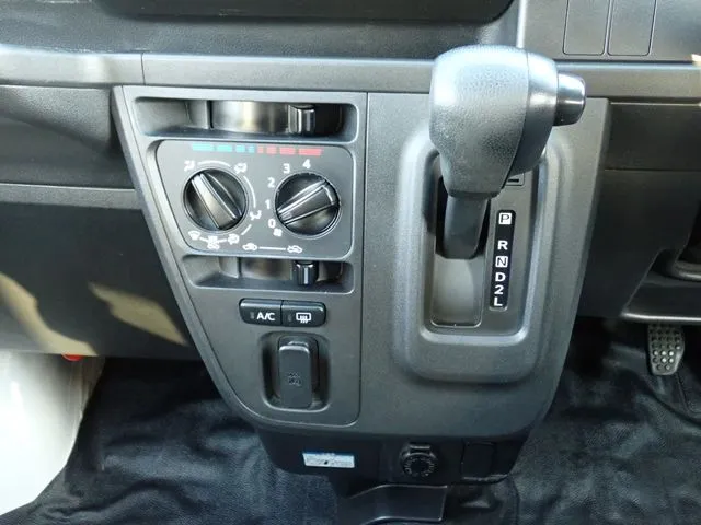 ハイゼットカーゴ(ダイハツ)の車両写真