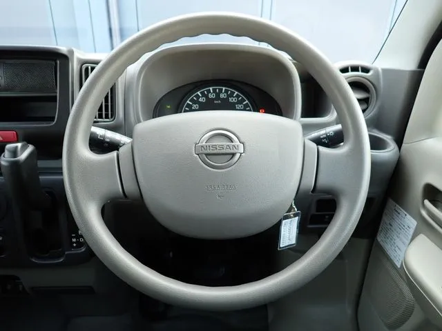 NV100クリッパー(ニッサン)の車両写真