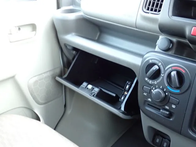 NV100クリッパー(ニッサン)の車両写真