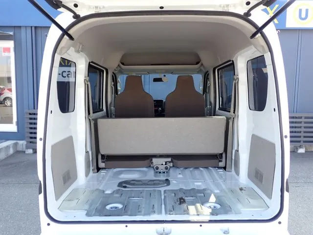 NV100クリッパー(ニッサン)の車両写真