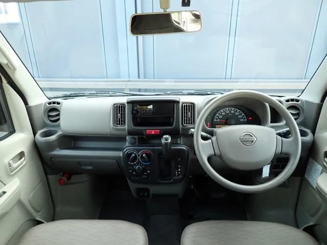 NV100クリッパー(ニッサン)の車両写真