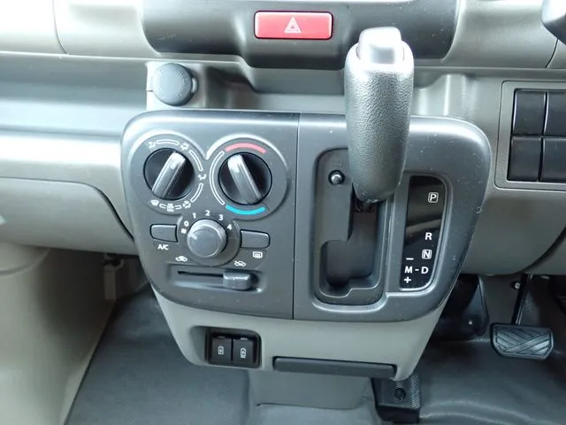 NV100クリッパー(ニッサン)の車両写真