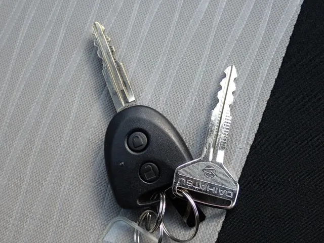 ミラ イース(ダイハツ)の車両写真