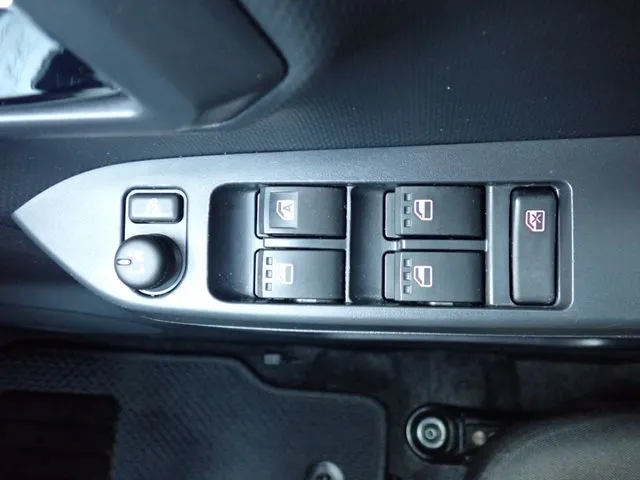 ミラ イース(ダイハツ)の車両写真