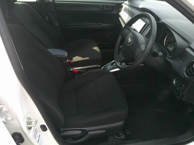 カローラフィールダー 4WD(トヨタ)の車両写真