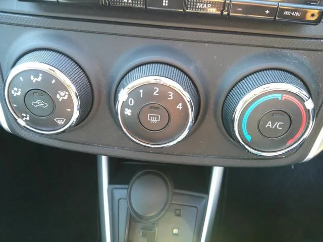 カローラフィールダー 4WD(トヨタ)の車両写真