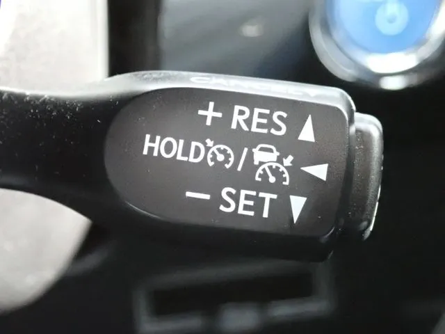 プリウス（トヨタ）の車両写真