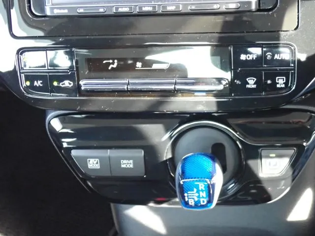 プリウス（トヨタ）の車両写真