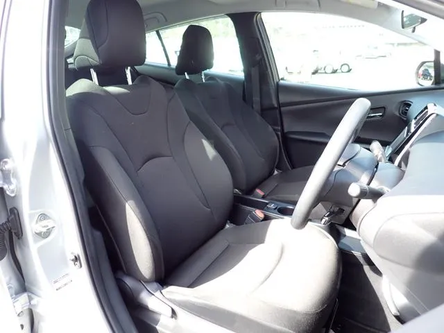 プリウス（トヨタ）の車両写真