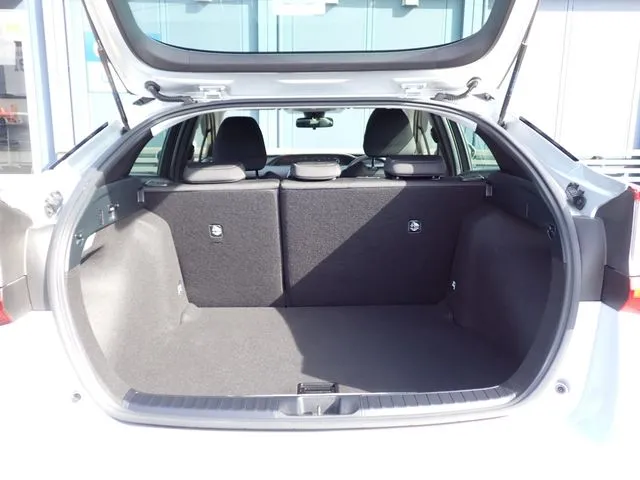 プリウス（トヨタ）の車両写真