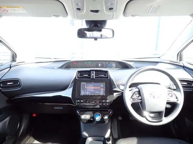 プリウス（トヨタ）の車両写真