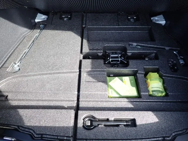 プリウス（トヨタ）の車両写真