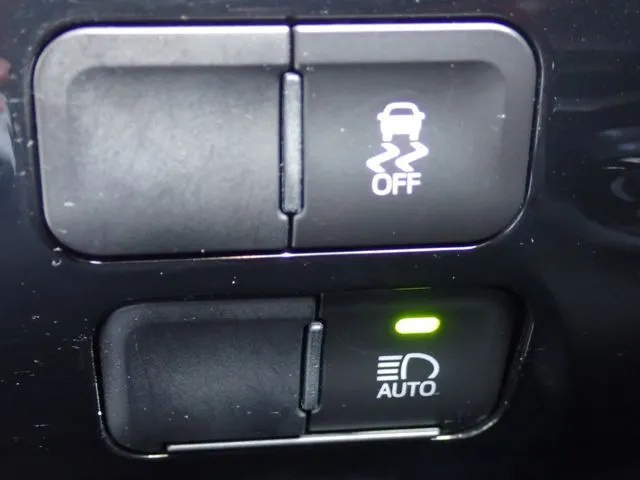 プリウス（トヨタ）の車両写真