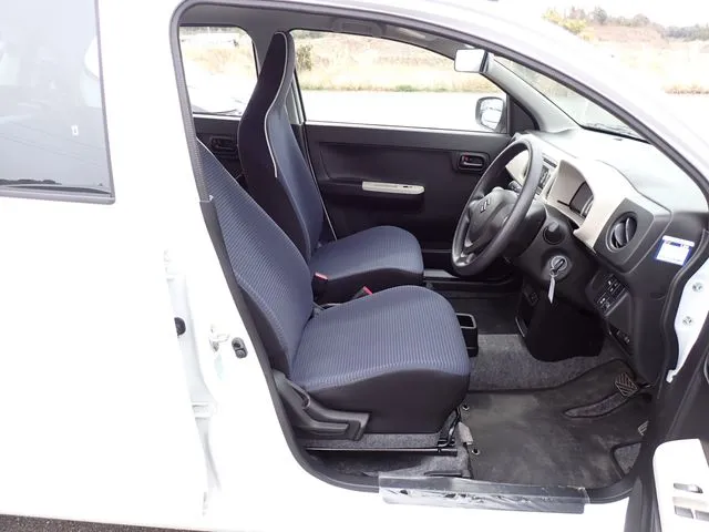 アルト　４ＷＤ（スズキ）の車両写真