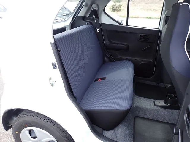 アルト　４ＷＤ（スズキ）の車両写真