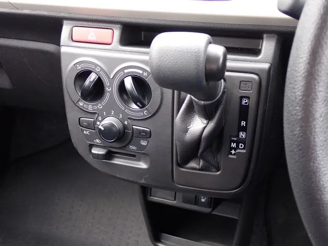 アルト　４ＷＤ（スズキ）の車両写真