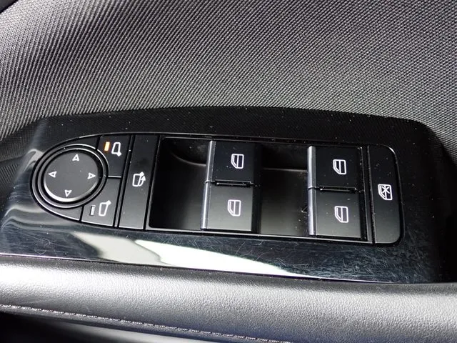 マツダ　ＭＡＺＤＡ３　セダン