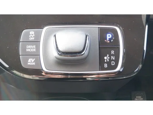 アクア（トヨタ）の車両写真