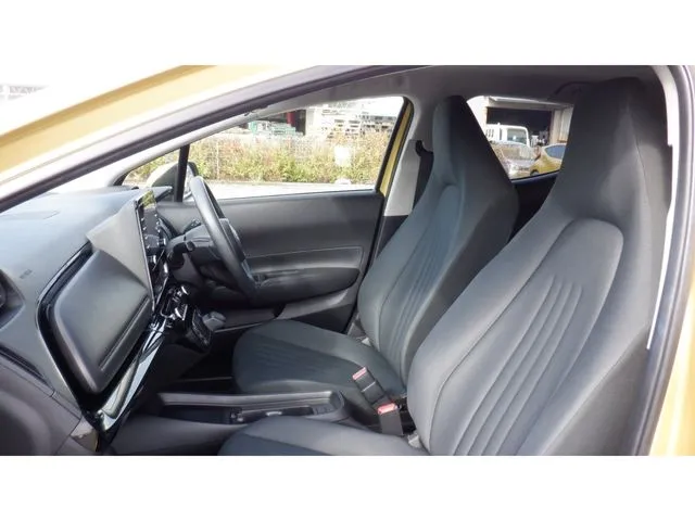 アクア（トヨタ）の車両写真