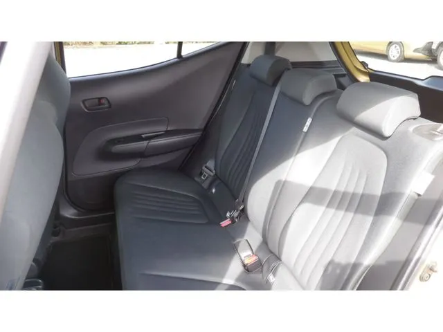 アクア（トヨタ）の車両写真