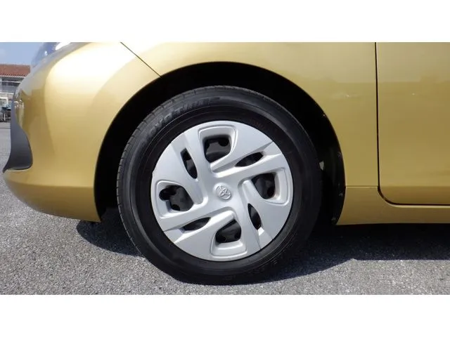 アクア（トヨタ）の車両写真