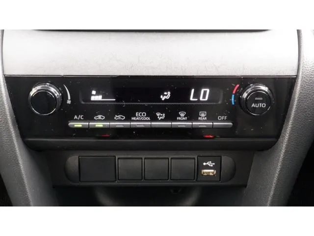 ヤリスクロス　ハイブリッド（トヨタ）の車両写真