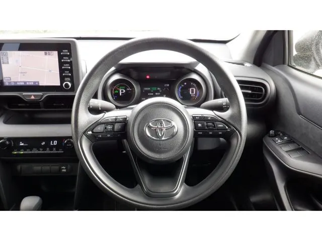 ヤリスクロス　ハイブリッド（トヨタ）の車両写真