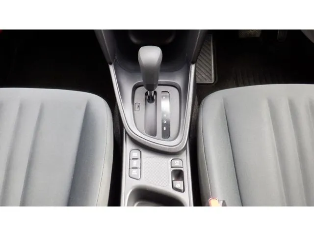 ヤリスクロス　ハイブリッド（トヨタ）の車両写真