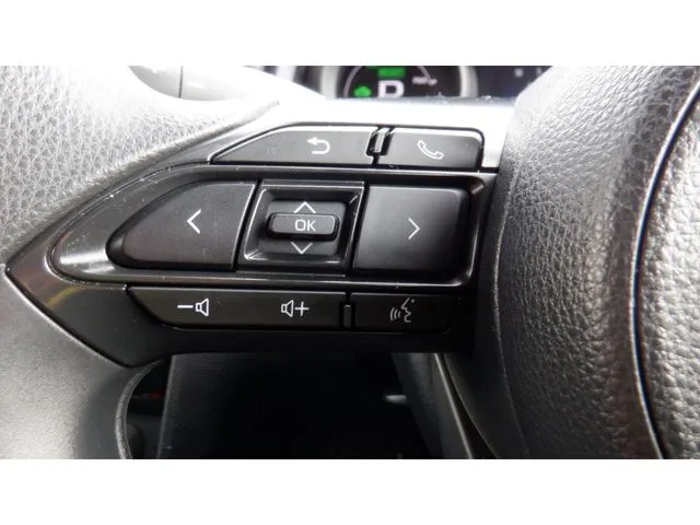 ヤリスクロス　ハイブリッド（トヨタ）の車両写真