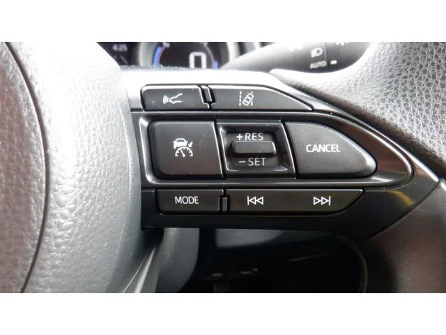 ヤリスクロス　ハイブリッド（トヨタ）の車両写真