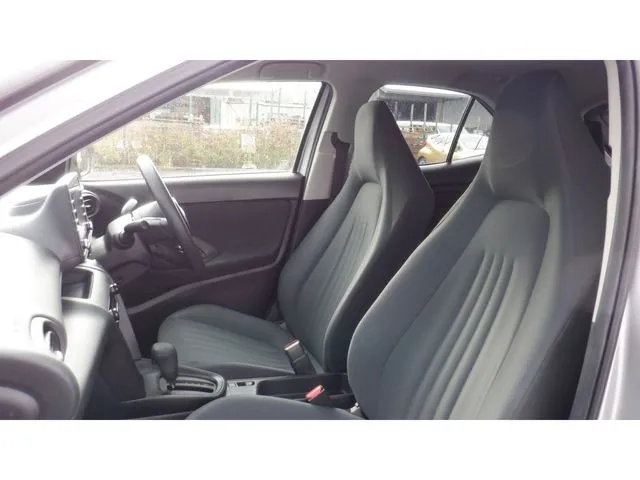 ヤリスクロス　ハイブリッド（トヨタ）の車両写真