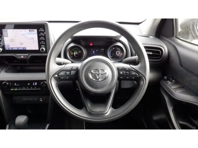 ヤリスクロス　ハイブリッド（トヨタ）の車両写真