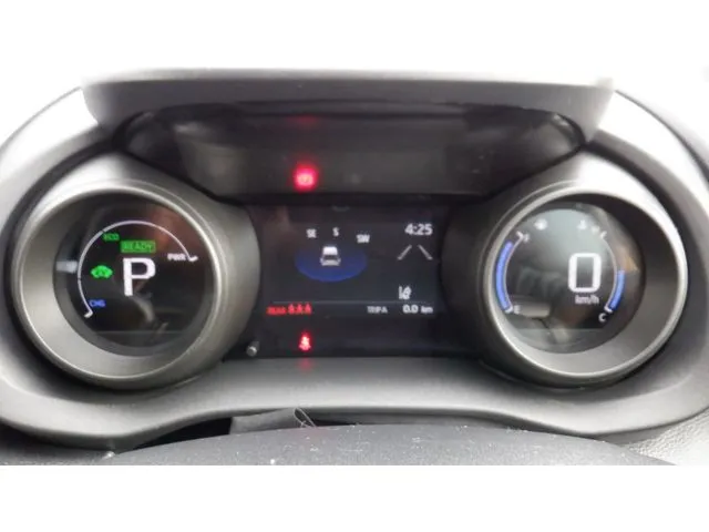 ヤリスクロス　ハイブリッド（トヨタ）の車両写真